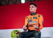 开云足球直播-红牛二队翻盘梅赛德斯，汉密尔顿关键制胜的简单介绍