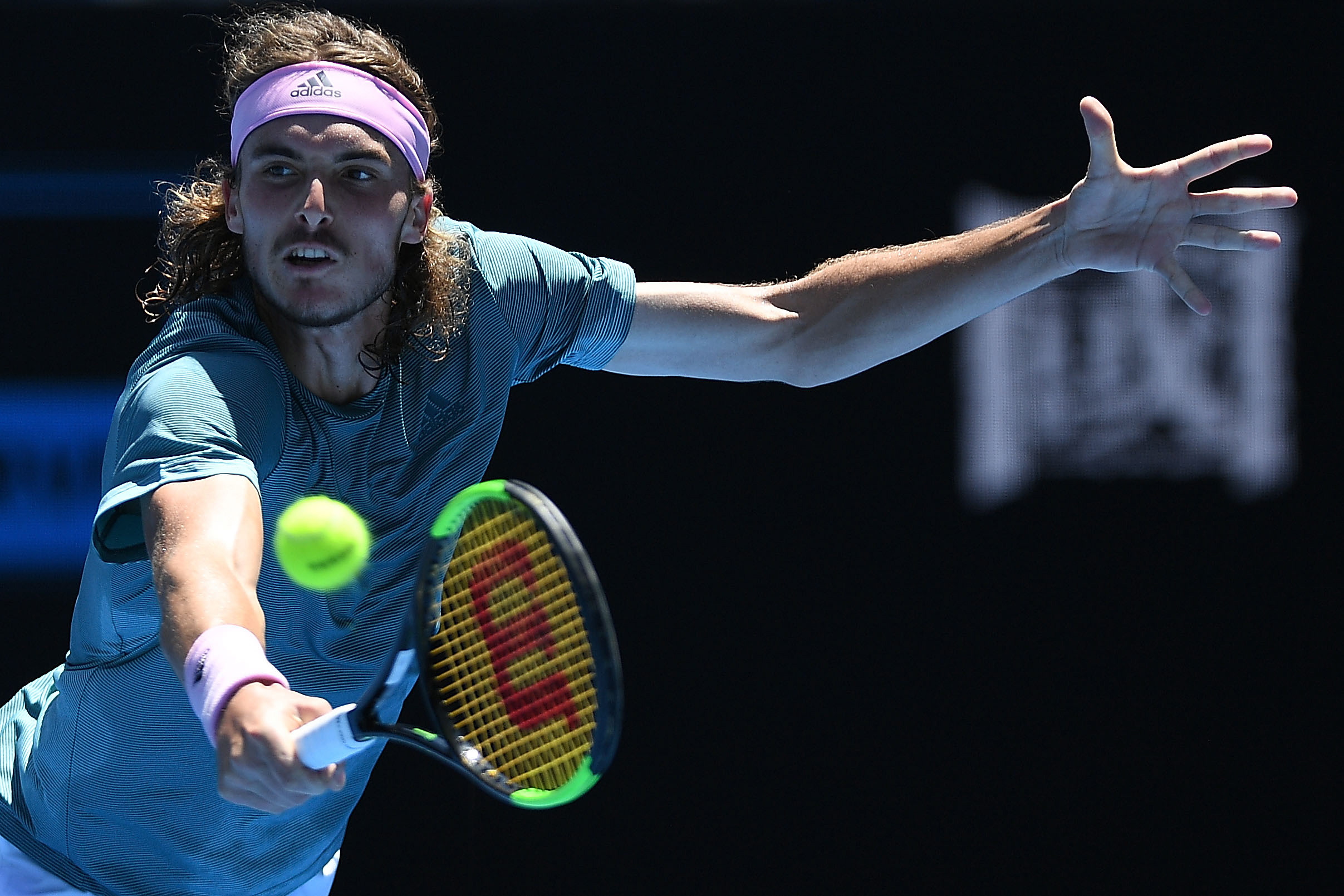 包含德国网球队爆冷澳大利亚网球队，西西帕斯惊艳世界的词条