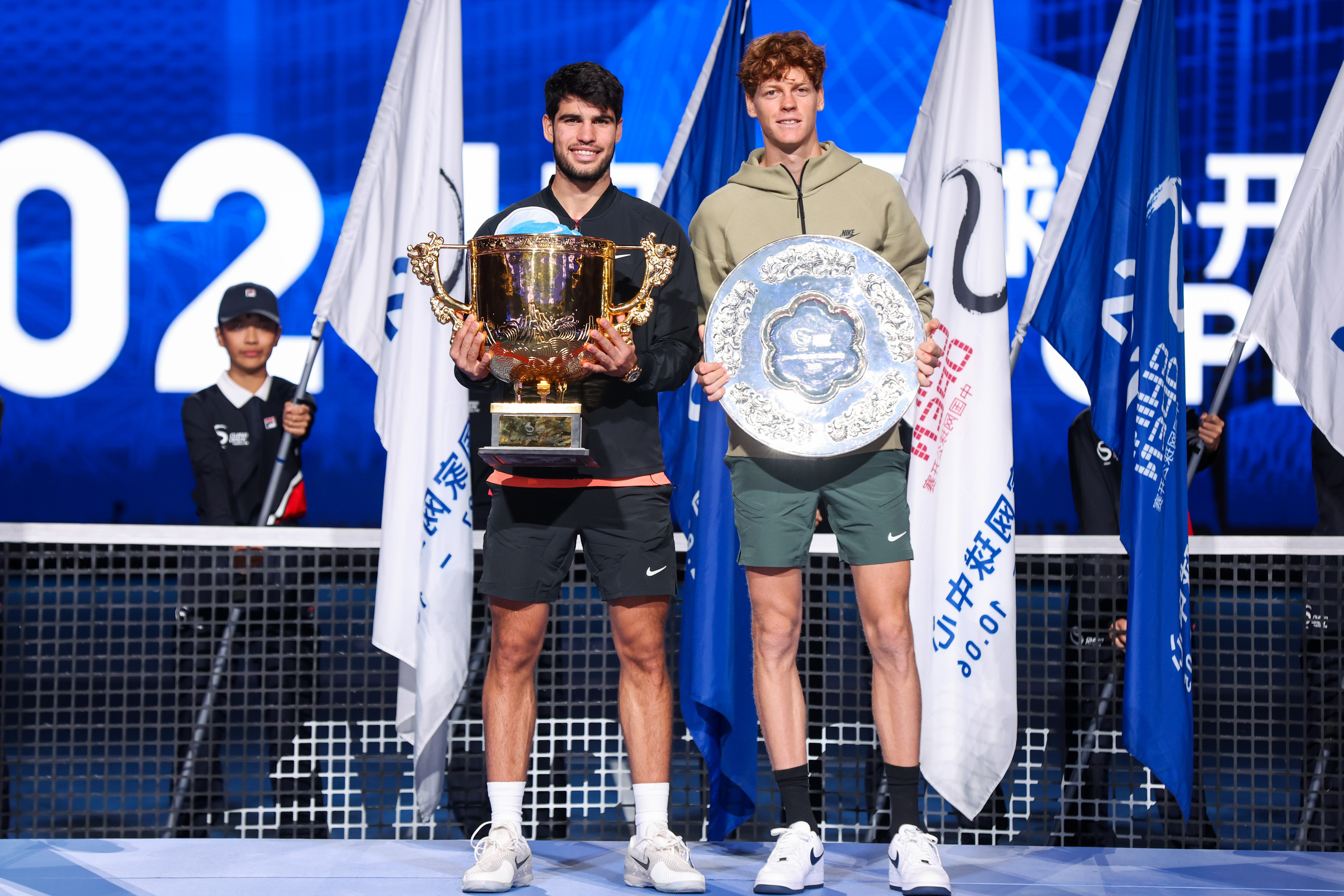 美网完胜拉沃尔杯,阿尔卡拉斯点燃赛场的简单介绍 美网完胜拉沃尔杯,阿尔卡拉斯点燃赛场的简单介绍