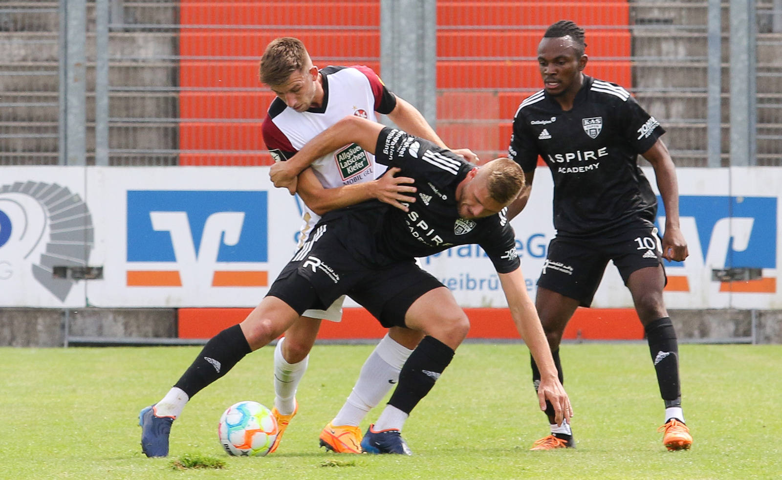 汉诺威在主场风生水起取得胜利的简单介绍