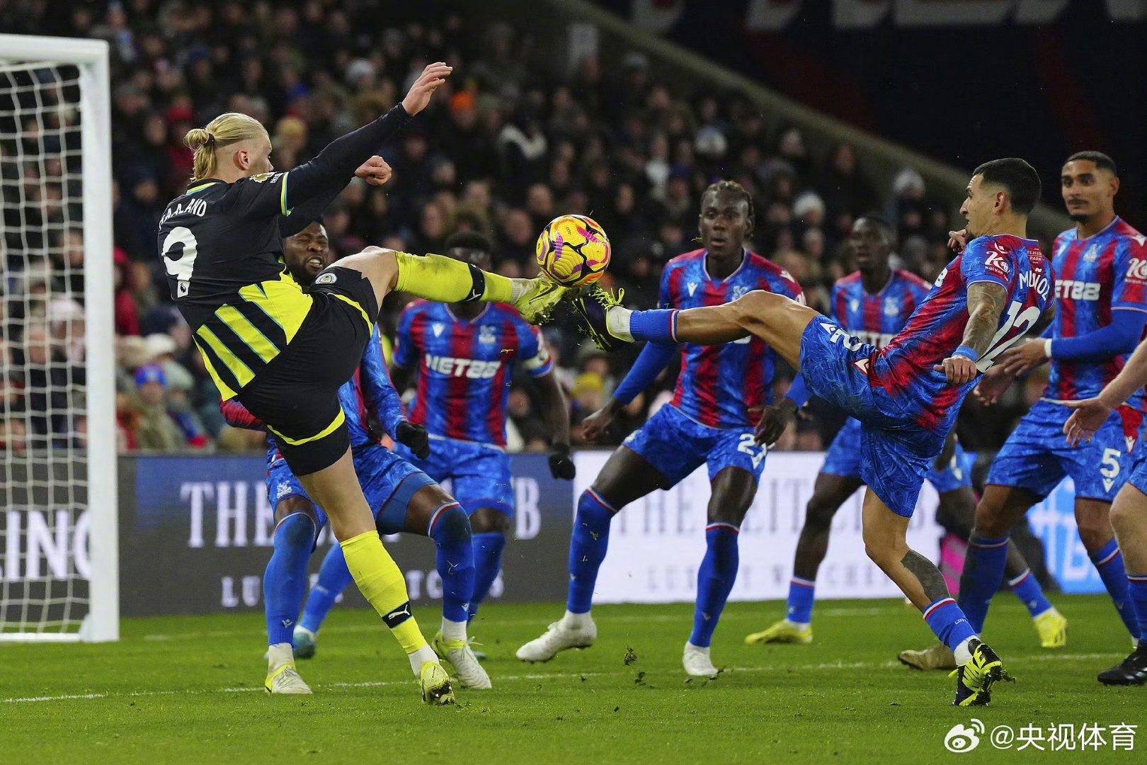 包含曼城主场迎战埃弗顿，激战一触即发的词条