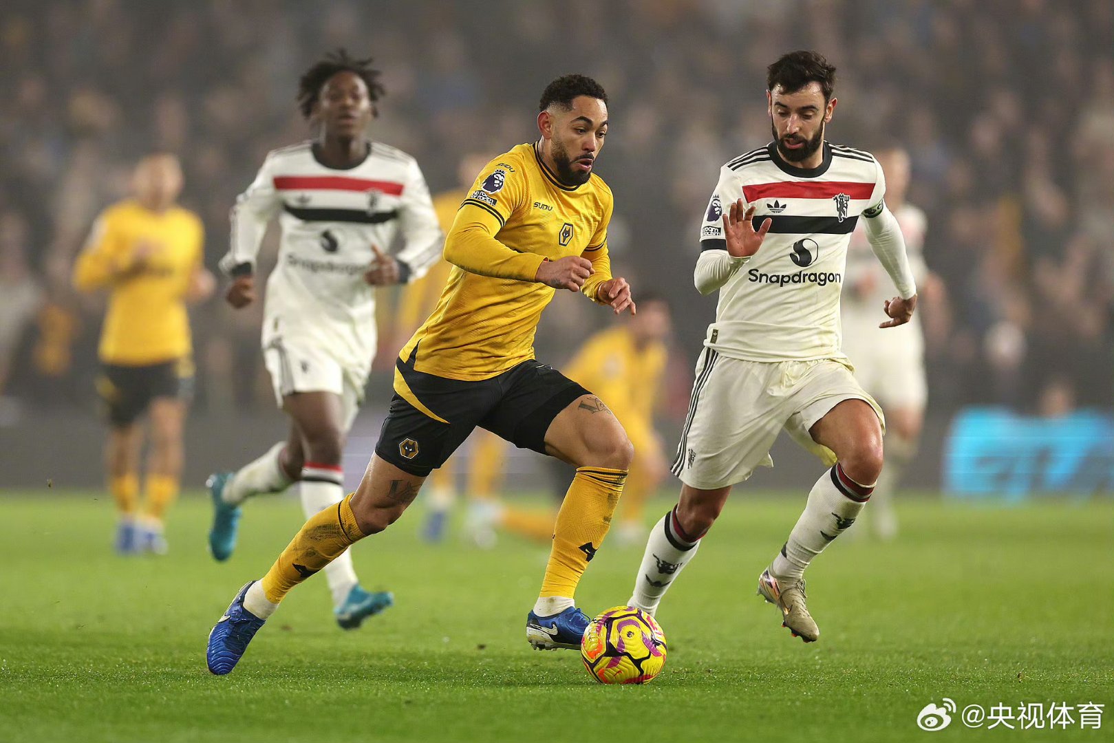 曼城大胜狼队,继续保持争冠压力 曼城大胜狼队,继续保持争冠压力