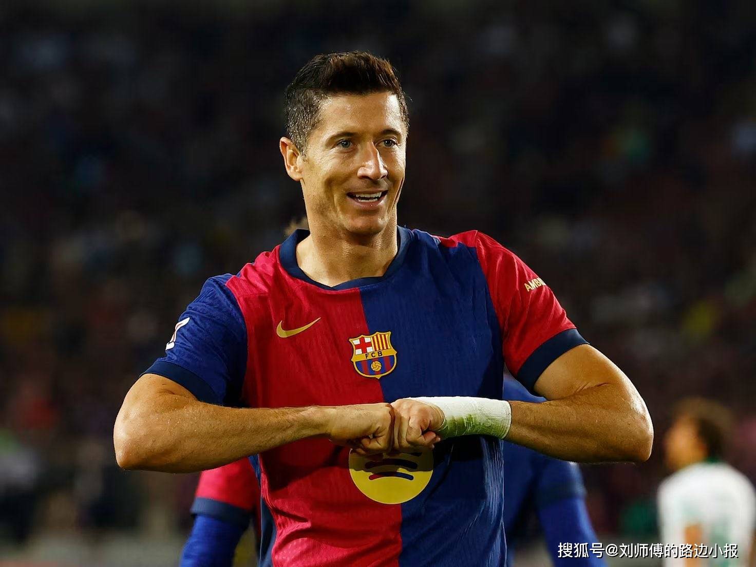 法国绝杀莱比锡红牛,莱万点燃赛场 法国绝杀莱比锡红牛,莱万点燃赛场