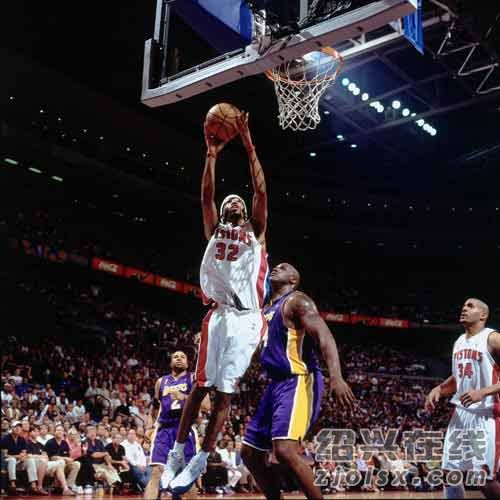 关于红牛二队碾压威廉姆斯，汉密尔顿高光表现的信息