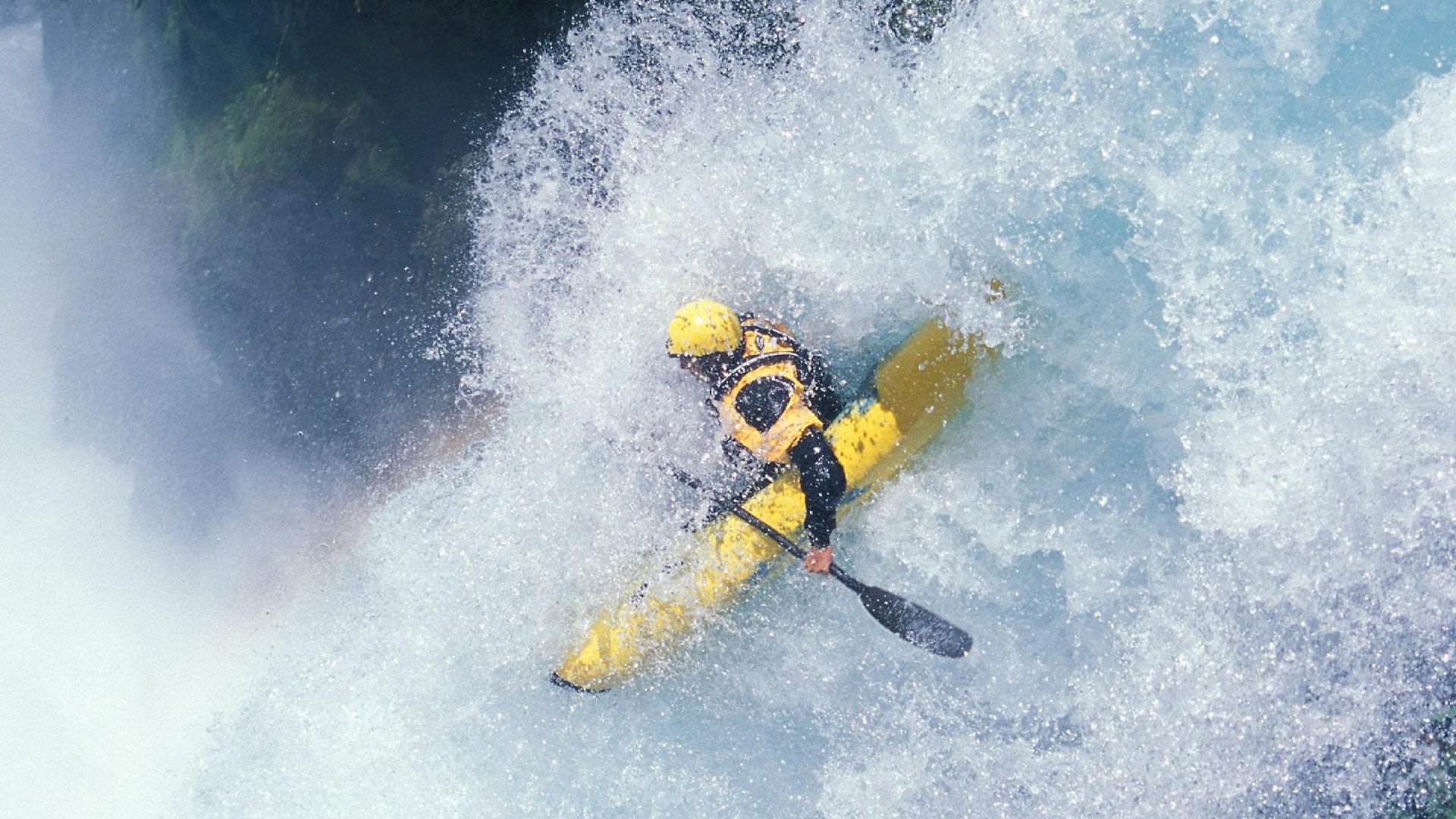 绿茵与硬木的双重奏，当西甲德比遇见京魔逆转