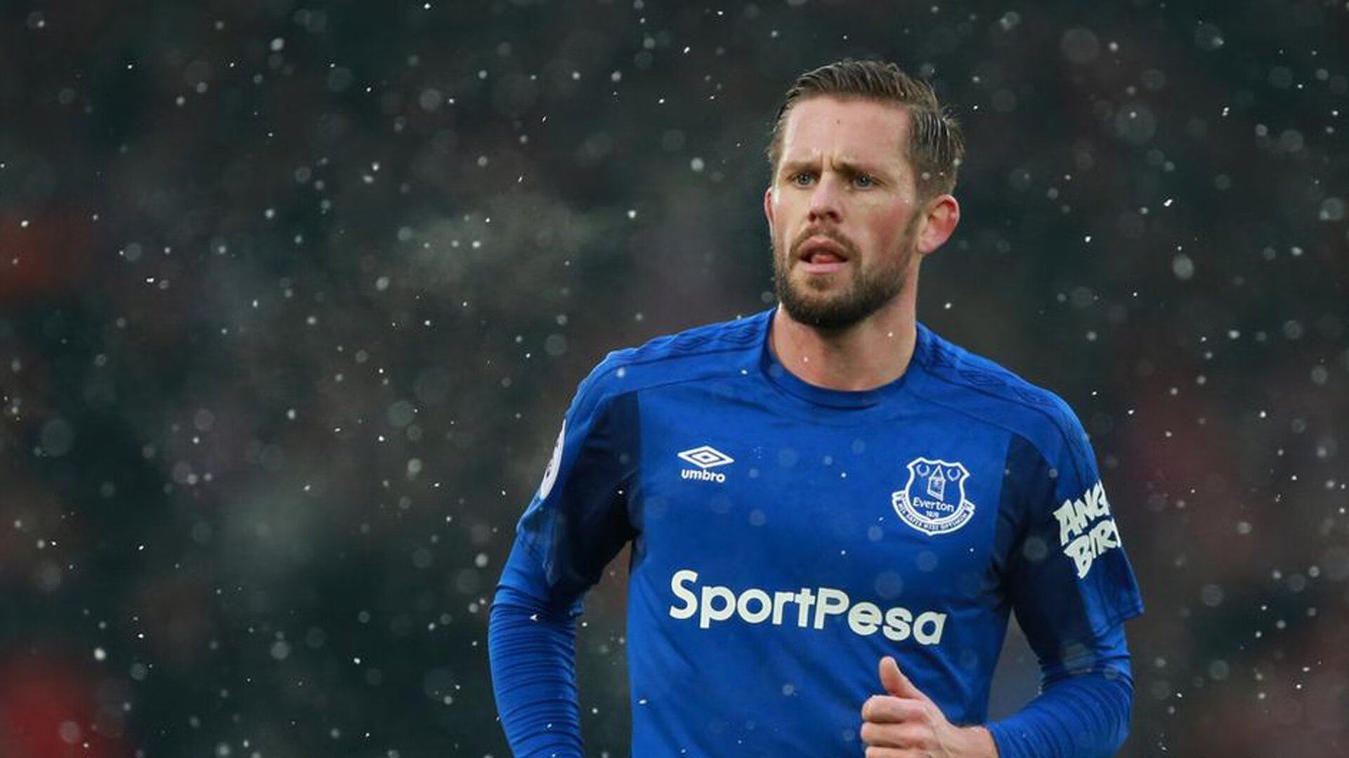 从绿茵场到硬木地板，几内亚的压制哲学与奥纳纳的关键接管