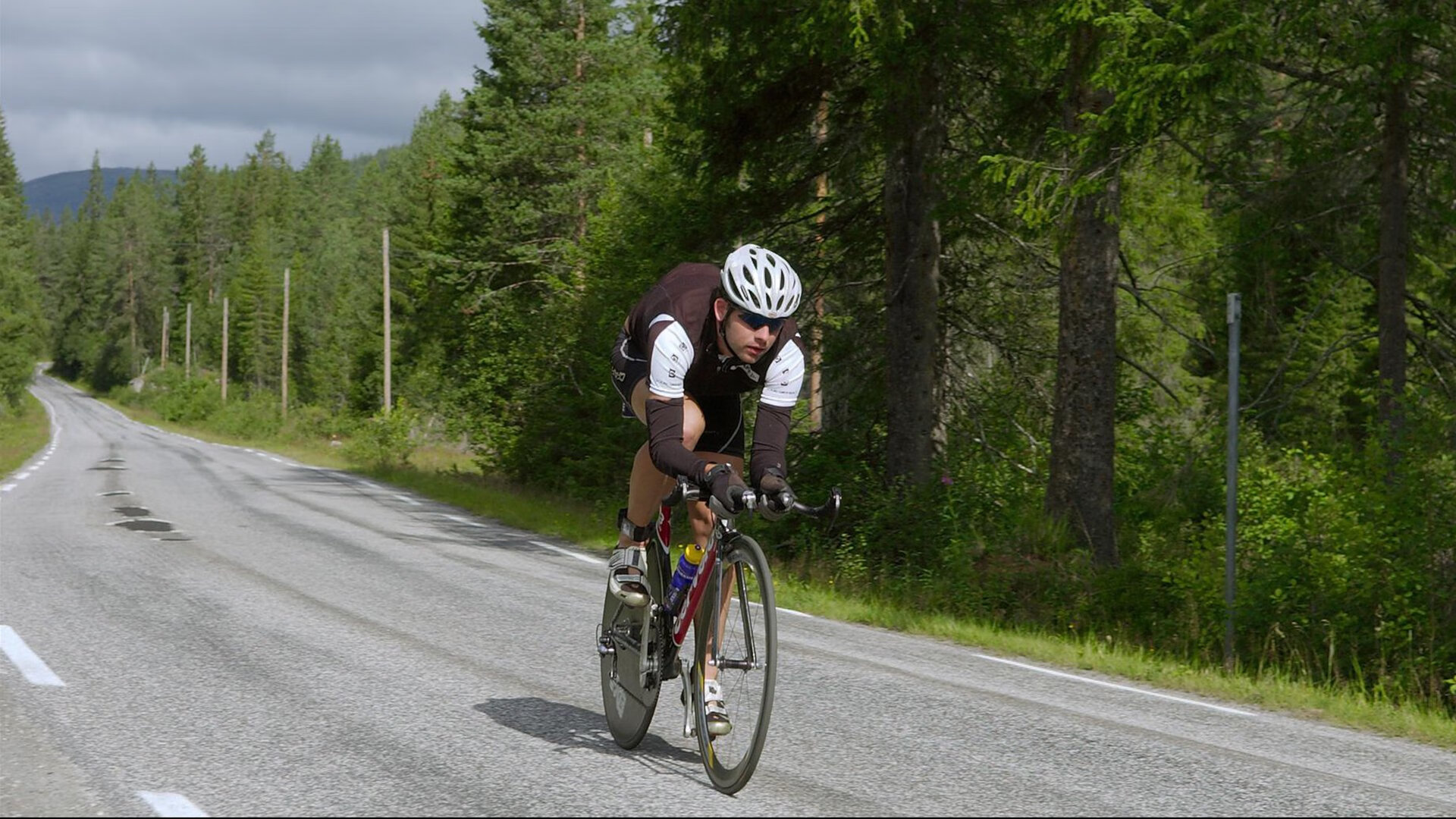 英超争冠焦点战，德国铁骑踏平马德里竞技的战术启示